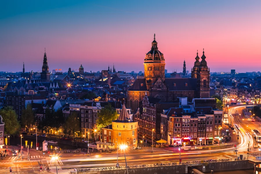 E-chopper routes in Amsterdam: de mooiste plekken om te verkennen