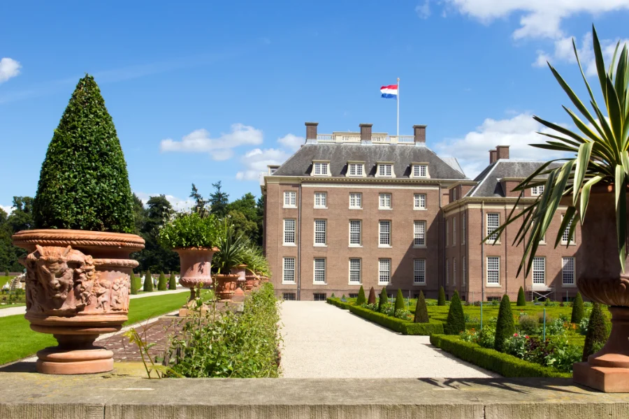 Koninklijk Nederland: een rondleiding langs paleizen en kastelen